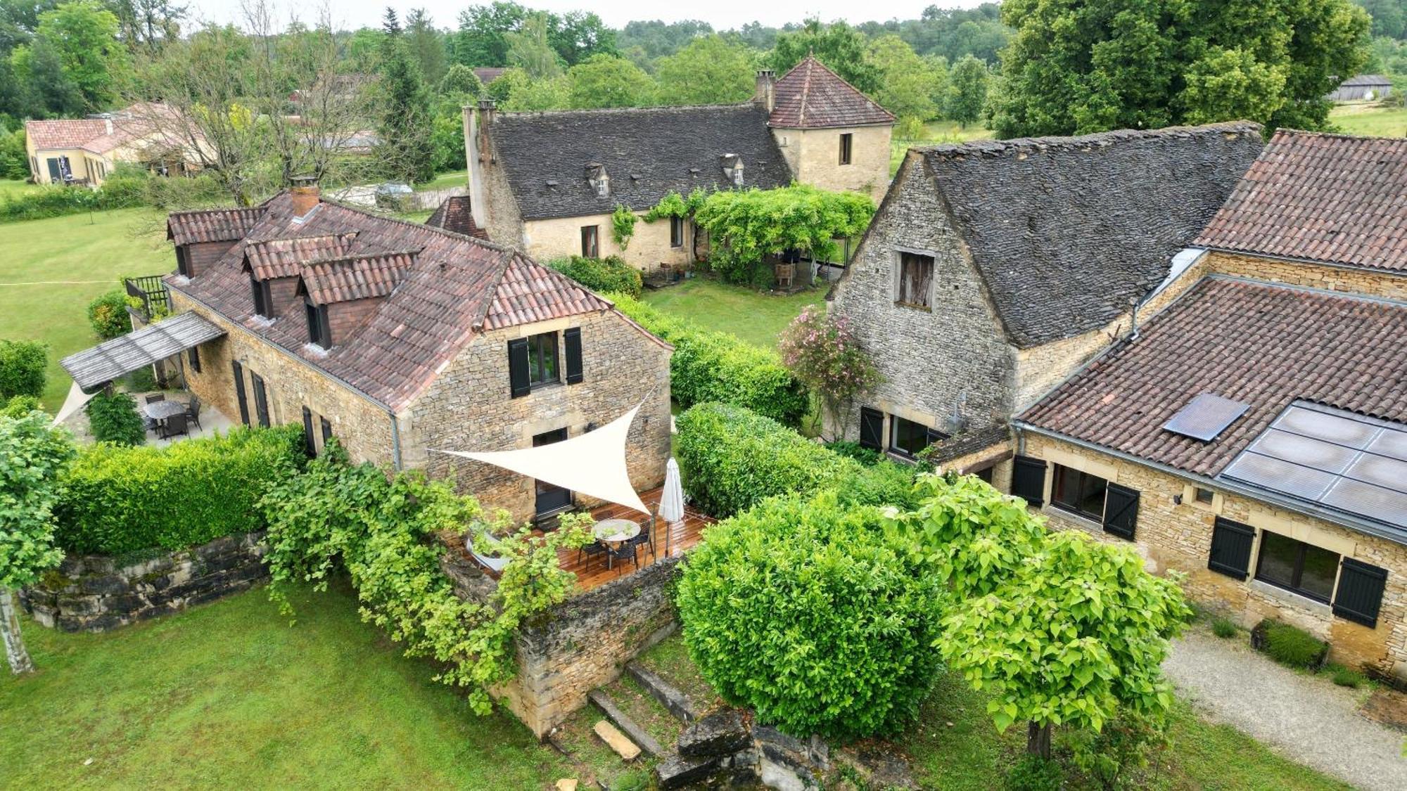 Gites La Source Le Calet Exterior photo